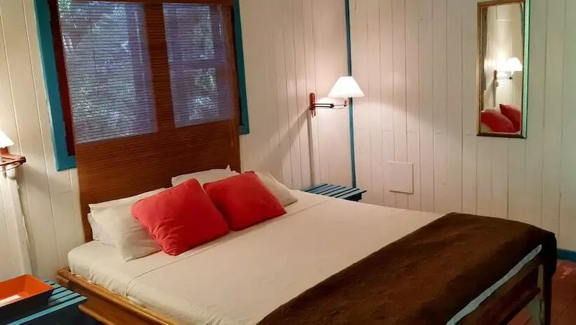 Hotelli Lapalapa Beachfront