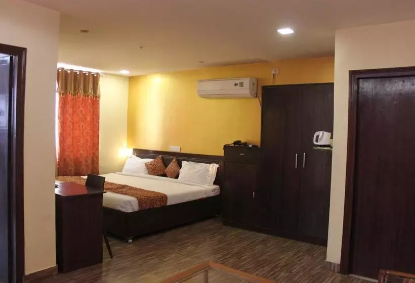 هتل Orange Inn
