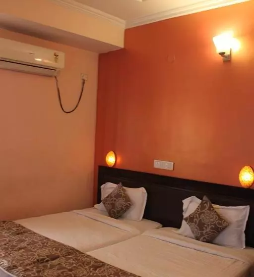 هتل Orange Inn