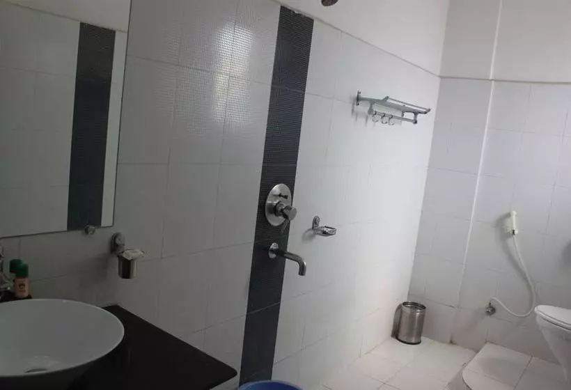 هتل Orange Inn
