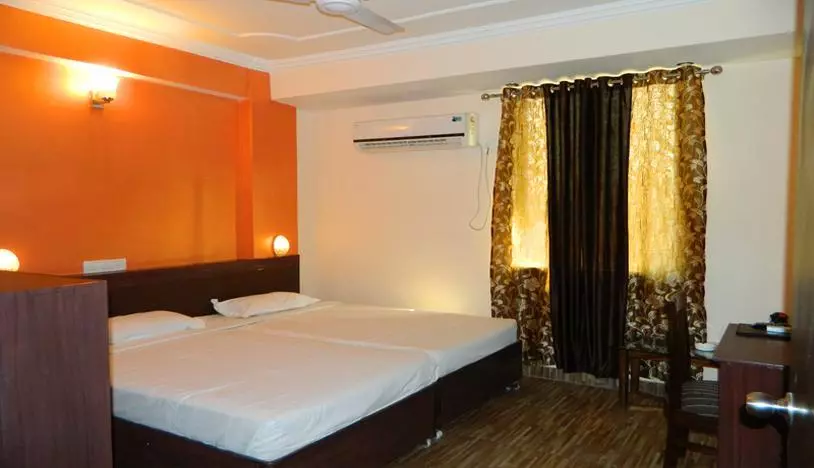 هتل Orange Inn
