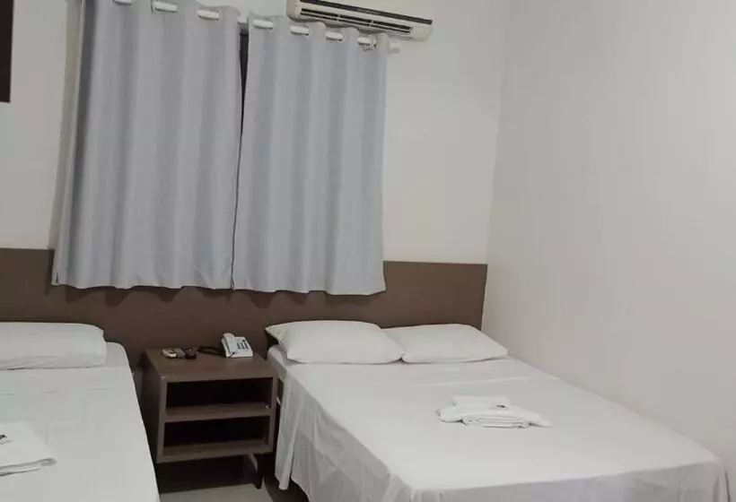 Hotelli Plaza Pontes E Lacerda