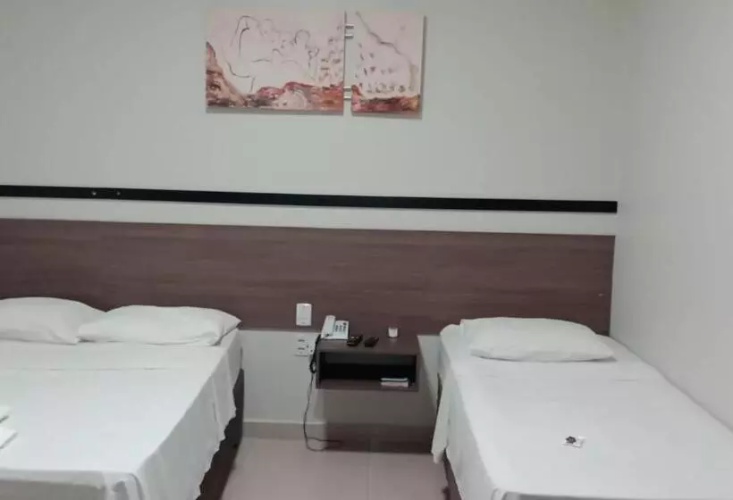 Hotelli Plaza Pontes E Lacerda