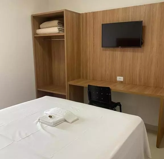 Hotelli Plaza Pontes E Lacerda