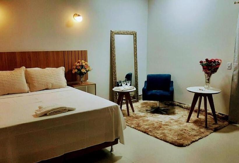 ホテル Plaza Pontes E Lacerda