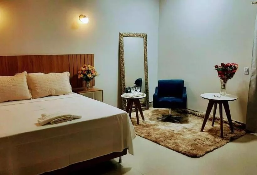 Hotelli Plaza Pontes E Lacerda