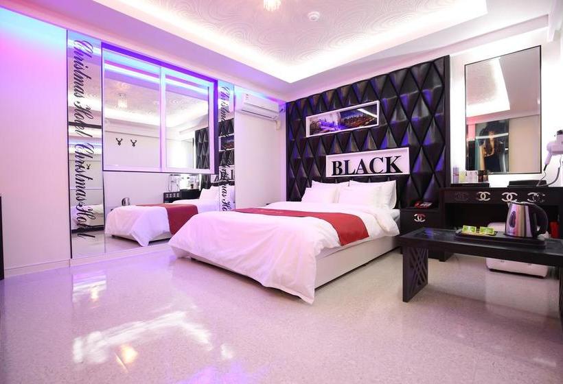 Motel Daejeon Jungri Xmas