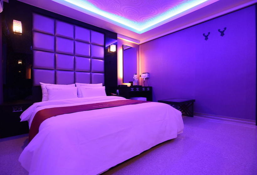 Motel Daejeon Jungri Xmas