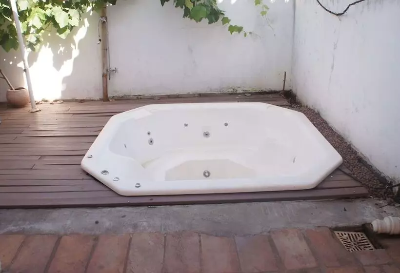Share Guest Hostel