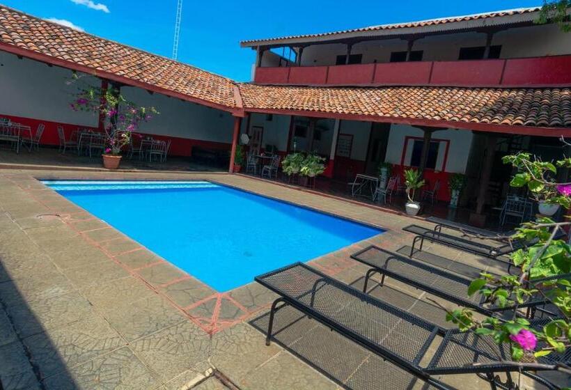 هاستل Hostal Lazybones