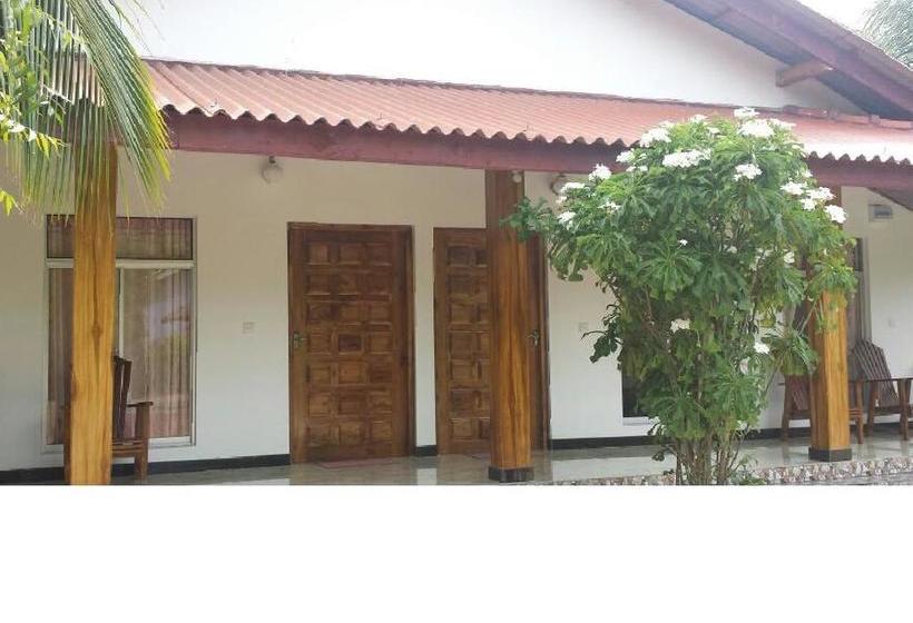 ホテル Island Breeze Inn