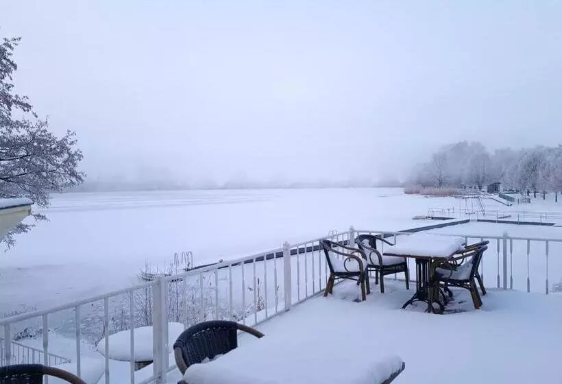 Hotelli & Restaurant Haus Am See