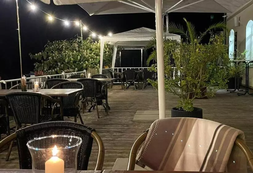 Hotelli & Restaurant Haus Am See
