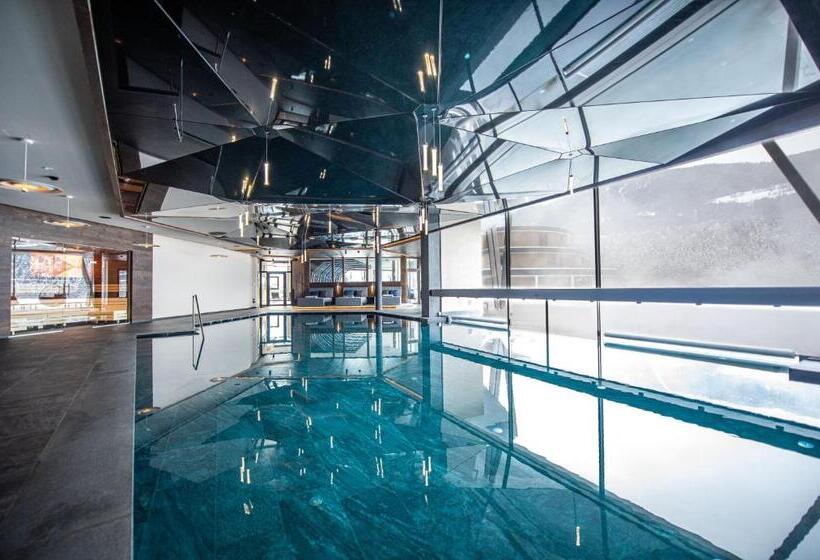 Leitgam Luxury Hotel For Two