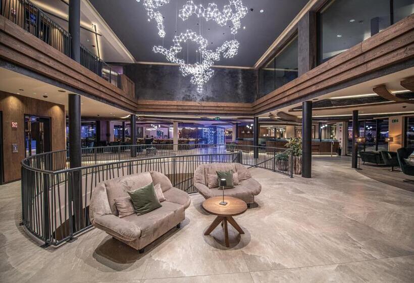 Leitgam Luxury Hotel For Two