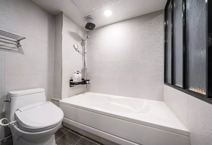 Motelli Restia Hotel Suwon Station
