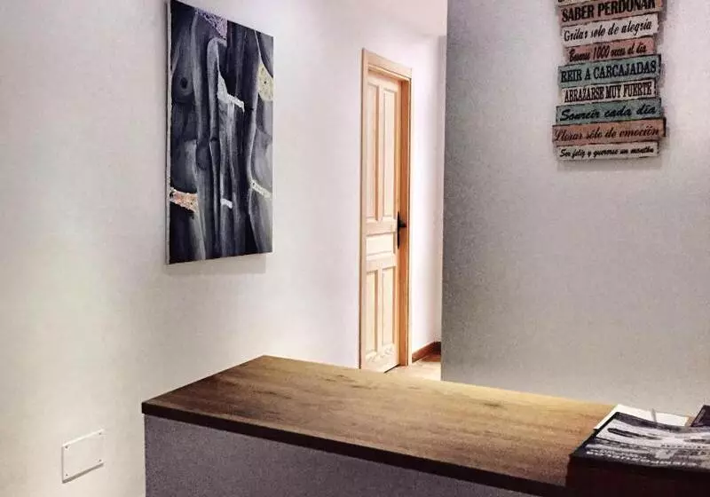 Retkeilymaja Hostal Ciempozuelos, Cerca Del Parque Warner Y Madrid