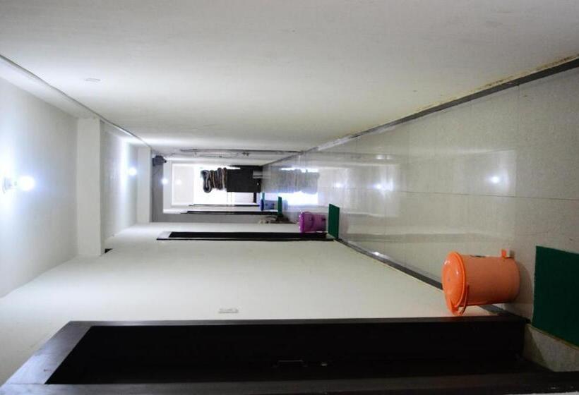 בית מלון כפרי Bholenath Palace   Infront Of Mahakal Temple