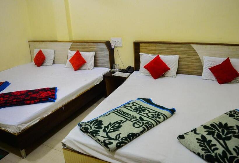 בית מלון כפרי Bholenath Palace   Infront Of Mahakal Temple