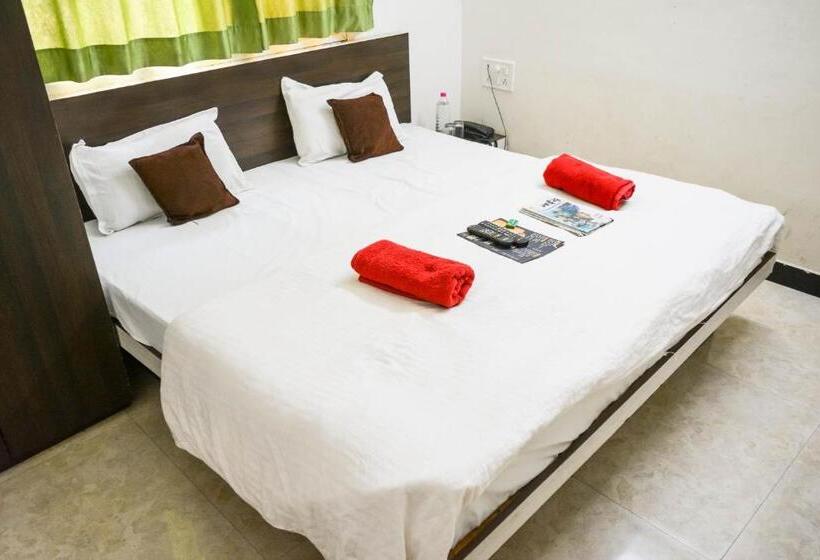 בית מלון כפרי Bholenath Palace   Infront Of Mahakal Temple