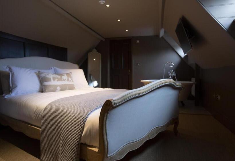 The Lion Hotel Pub & Restaurant