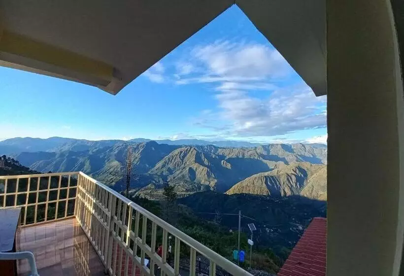 ホテル Trimurti Pine Valley Resort