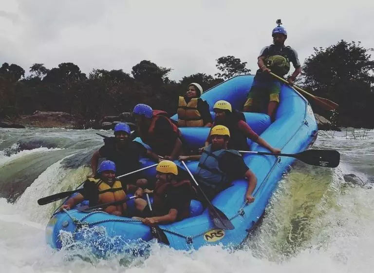 ホテル Trimurti Pine Valley Resort