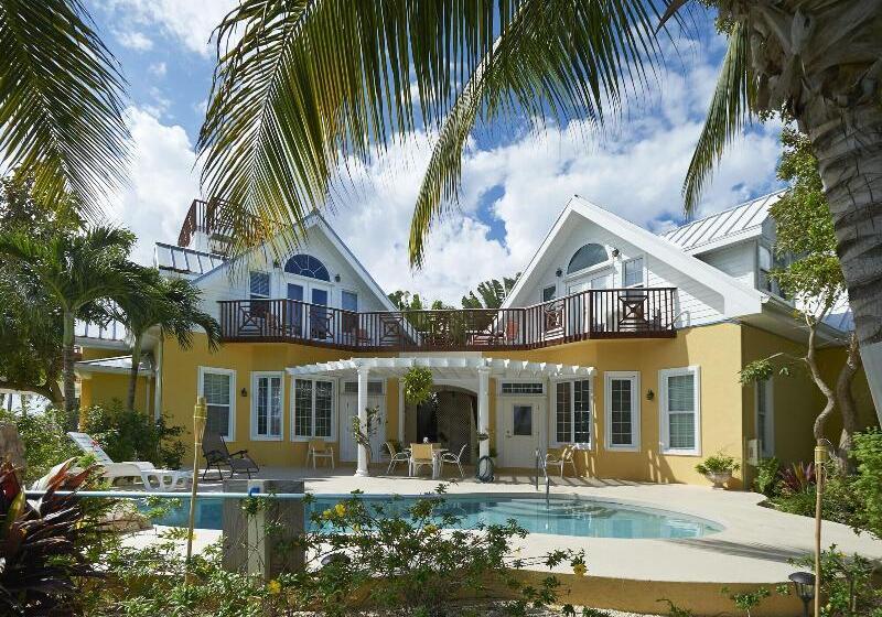 Shangri La Boutique Bed & Breakfast