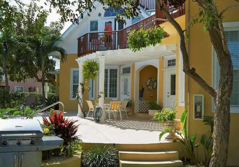 Shangri La Boutique Bed & Breakfast