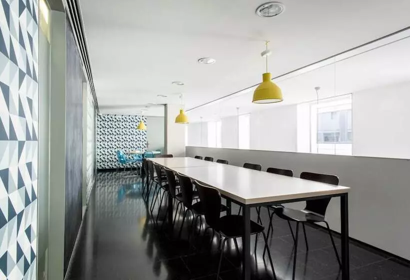 ユースホステル Residencia Universitaria Roberto De Nobili