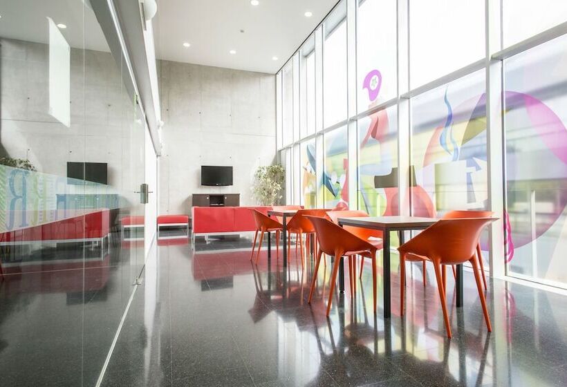 هاستل Residencia Universitaria Roberto De Nobili