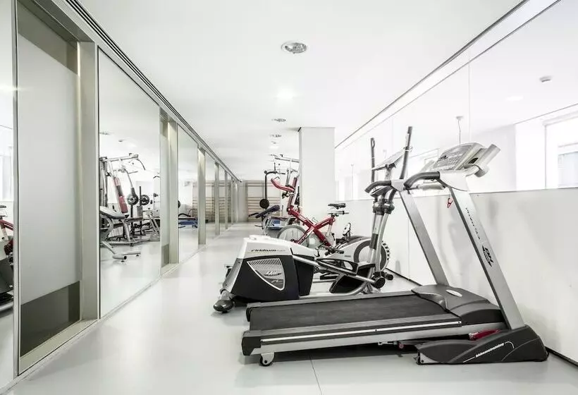 ユースホステル Residencia Universitaria Roberto De Nobili