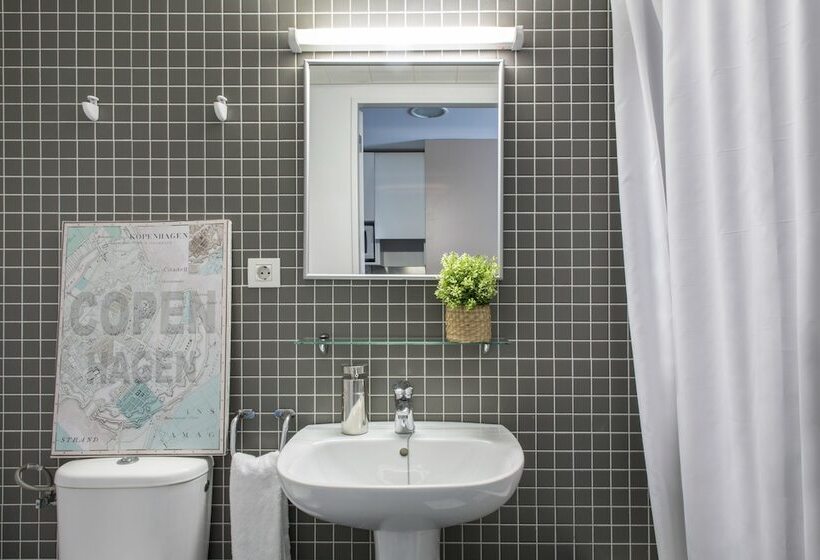 هاستل Residencia Universitaria Roberto De Nobili