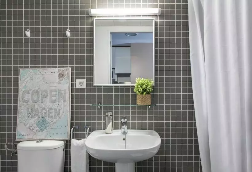 ユースホステル Residencia Universitaria Roberto De Nobili