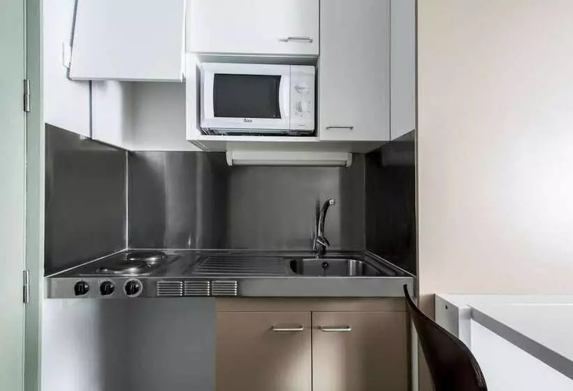 ユースホステル Residencia Universitaria Roberto De Nobili