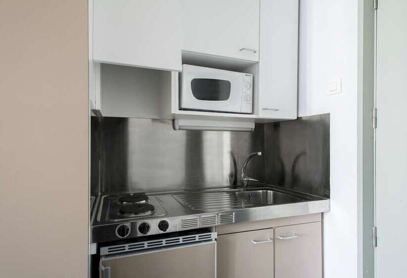 هاستل Residencia Universitaria Roberto De Nobili