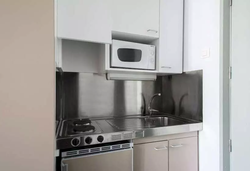 ユースホステル Residencia Universitaria Roberto De Nobili