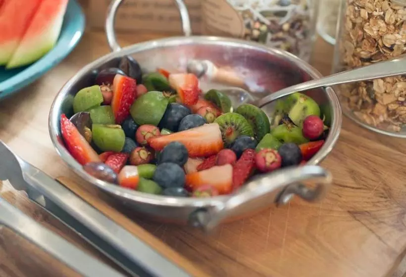 تختخواب و صبحانه Eco Villa