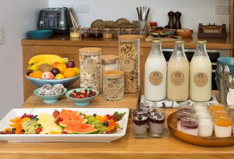 تختخواب و صبحانه Eco Villa