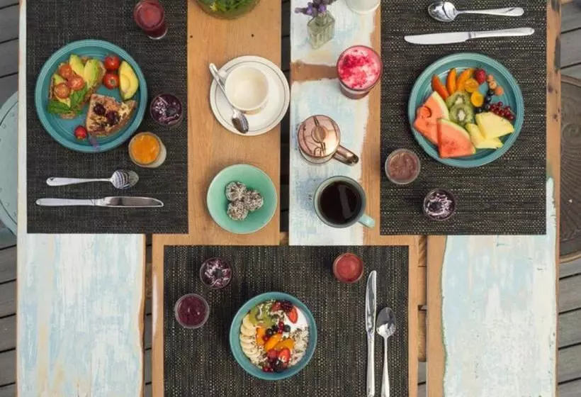 تختخواب و صبحانه Eco Villa