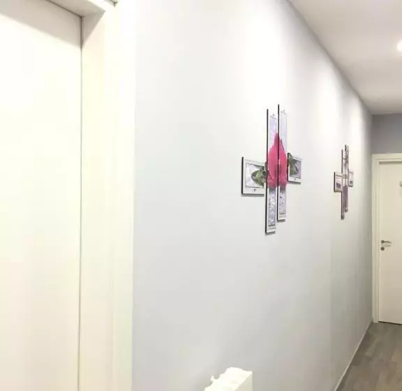 تختخواب و صبحانه Iris Inn