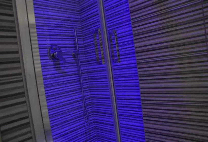 تختخواب و صبحانه Iris Inn