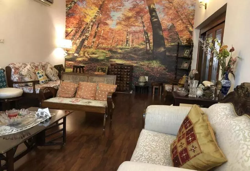 تختخواب و صبحانه Luxurious Homestay  Chandīgarh