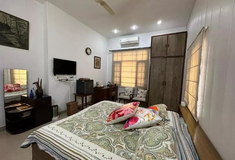 تختخواب و صبحانه Luxurious Homestay  Chandīgarh