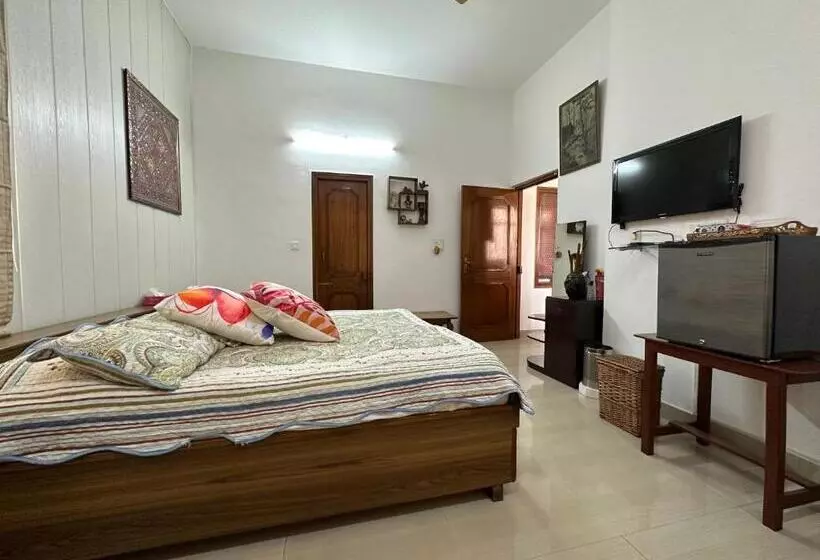 تختخواب و صبحانه Luxurious Homestay  Chandīgarh