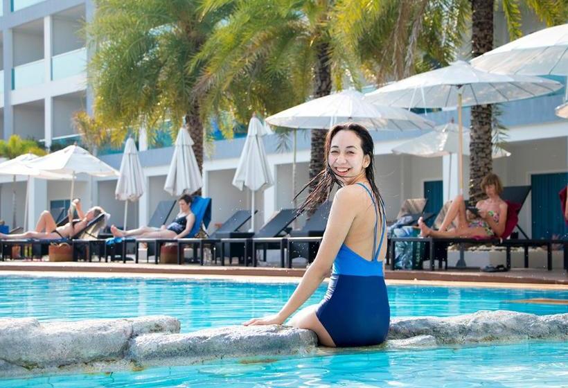 Grandblue Resort & Beachclub