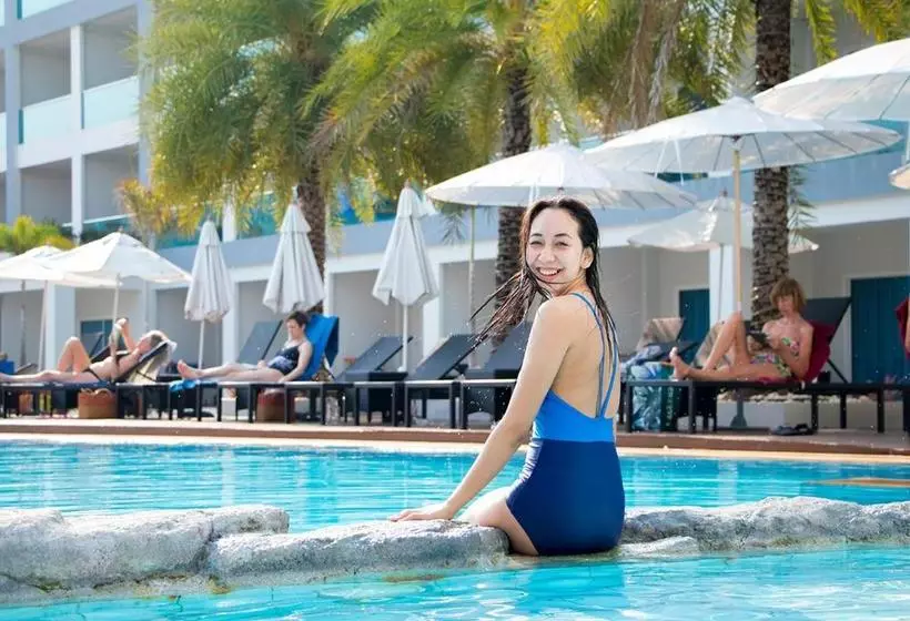 Grandblue Resort & Beachclub