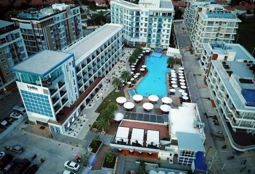 Grandblue Resort & Beachclub