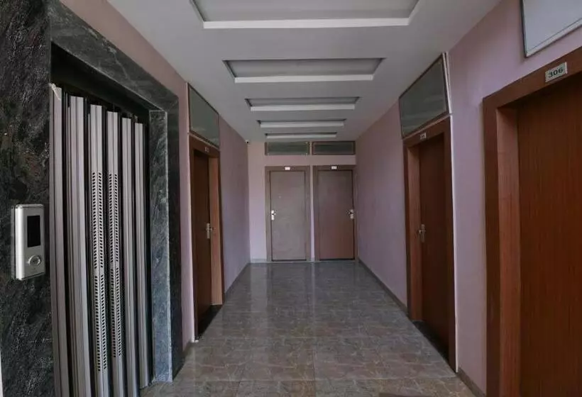 Collection O Hotel Svl