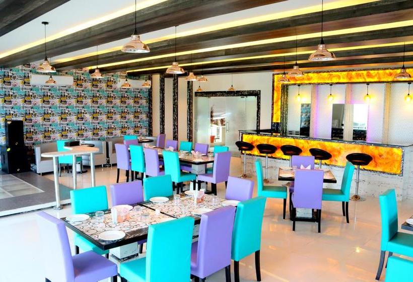 هتل Sudarshan City Walk